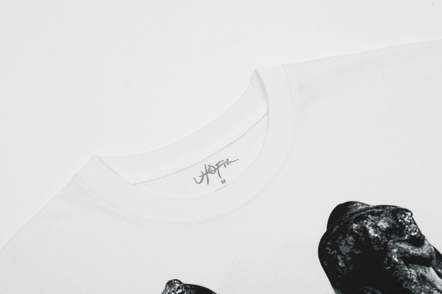 Statue T-Shirt